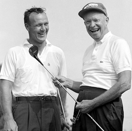 ラコステのポロシャツを着てゴルフを楽しむアイゼンハワー大統領